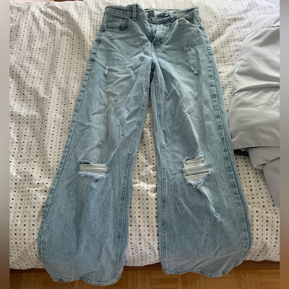 ARDENE baggy high rise 90’s jeans with holes - Picture 2 of 6